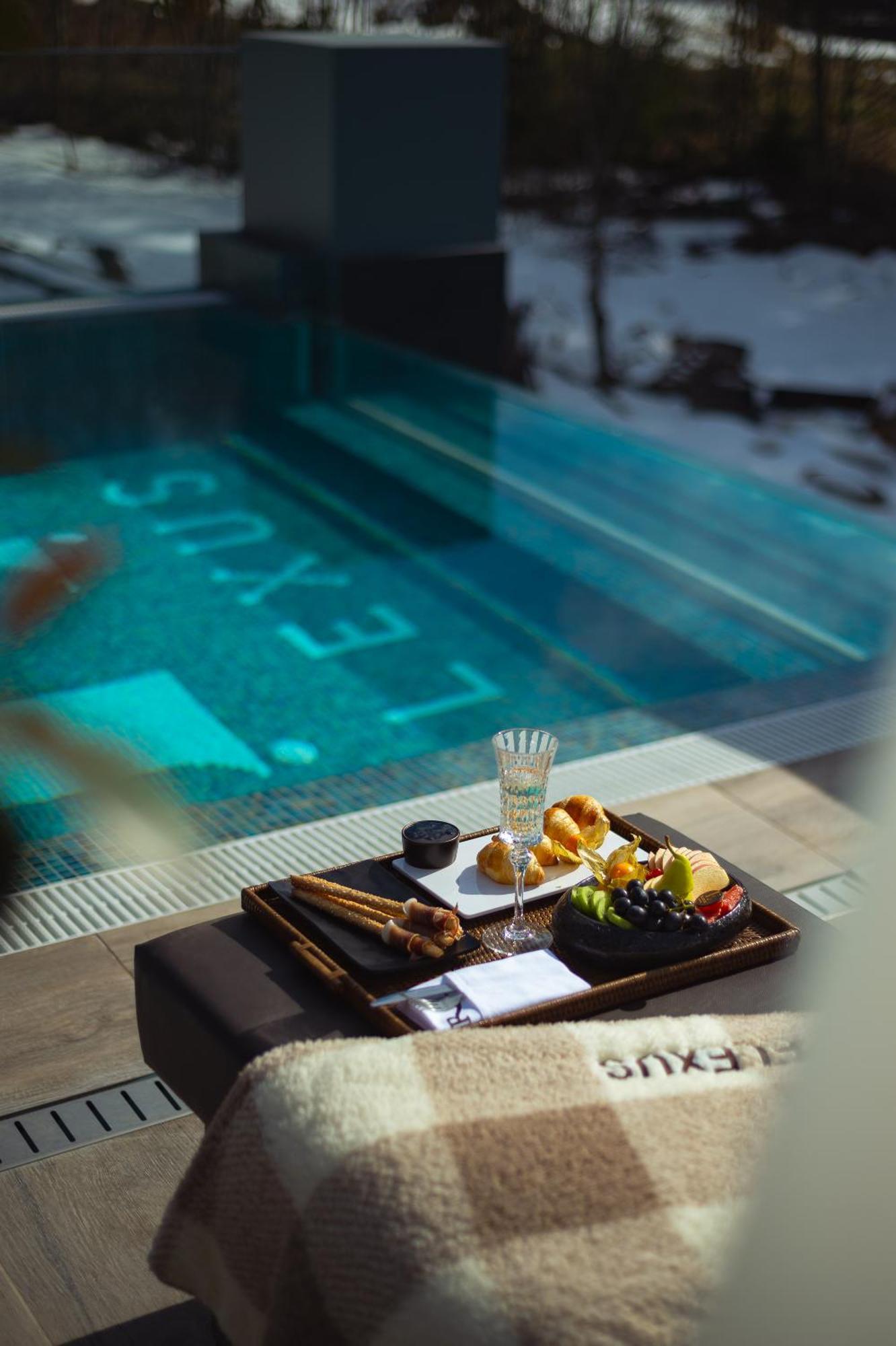 Elexus Boutique Hotel Predeal Buitenkant foto